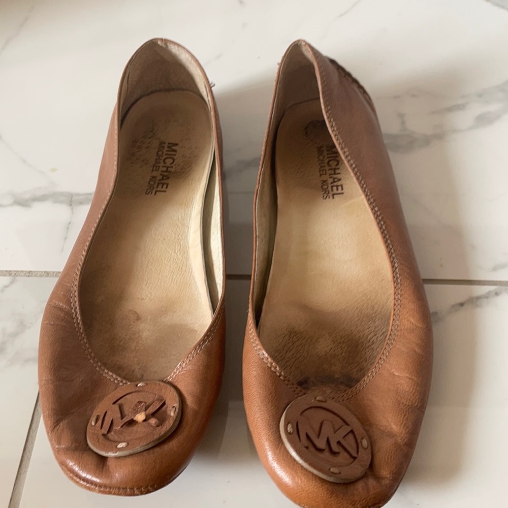 Michael kors tan flats